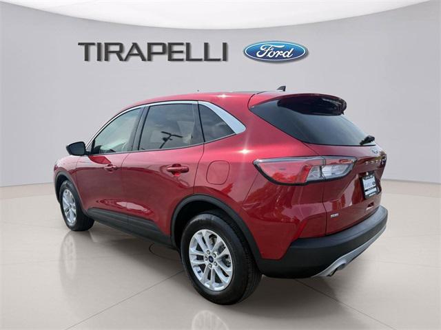 Photo of 2022 Rapid Red Metallic Tinted Clearcoat Ford Escape