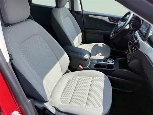 Photo of 2022 Rapid Red Metallic Tinted Clearcoat Ford Escape