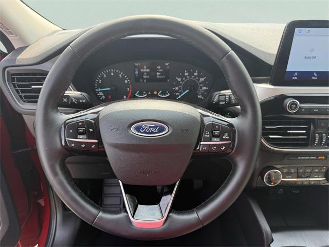 Photo of 2022 Rapid Red Metallic Tinted Clearcoat Ford Escape