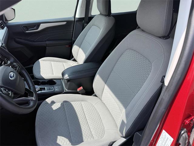 Photo of 2022 Rapid Red Metallic Tinted Clearcoat Ford Escape