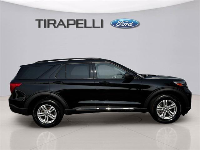 Photo of 2022 Agate Black Metallic Ford Explorer