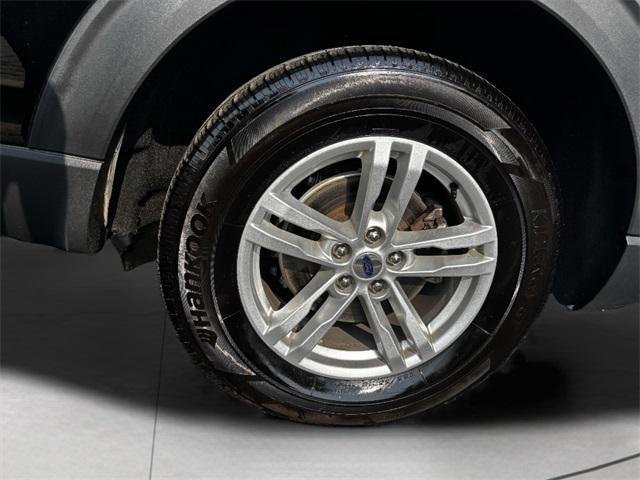 Photo of 2022 Agate Black Metallic Ford Explorer