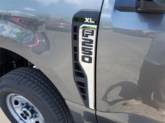 Photo of 2025 Gray Ford F-250