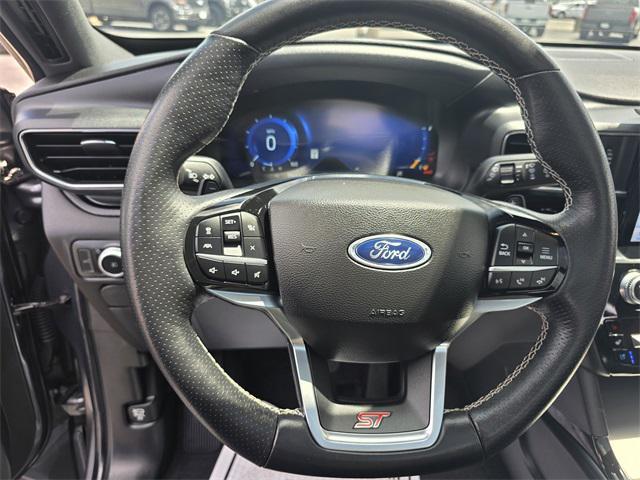 Photo of 2022 Carbonized Gray Metallic Ford Explorer