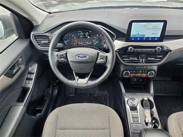 Photo of 2022 Silver Metallic Ford Escape