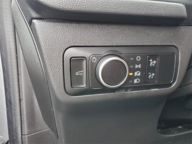 Photo of 2022 Silver Metallic Ford Escape