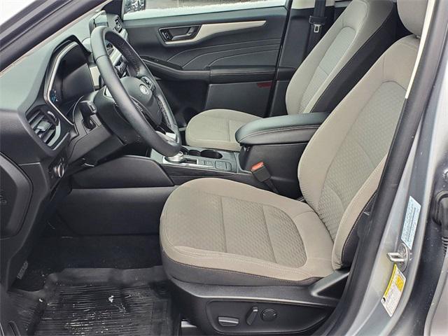 Photo of 2022 Silver Metallic Ford Escape