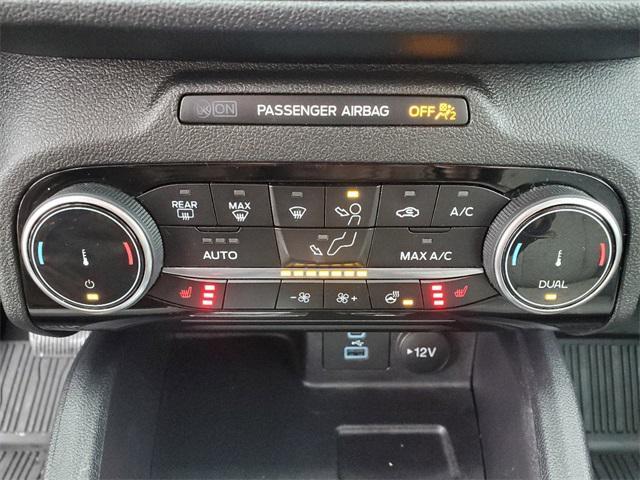 Photo of 2022 Silver Metallic Ford Escape