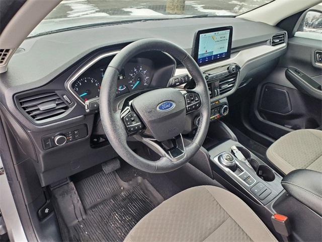 Photo of 2022 Silver Metallic Ford Escape