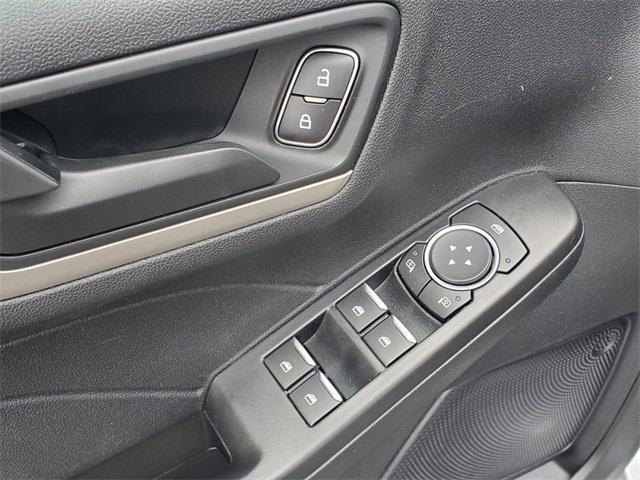 Photo of 2022 Silver Metallic Ford Escape