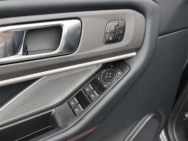 Photo of 2025 Gray Metallic Ford Explorer