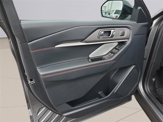 Photo of 2025 Gray Metallic Ford Explorer