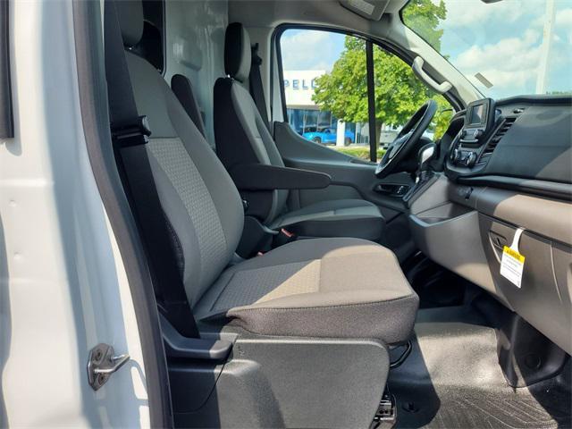 Photo of 2025 Oxford White Ford Transit-250