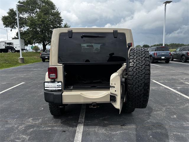 Photo of 2016 Mojave Sand Clearcoat Jeep Wrangler Unlimited