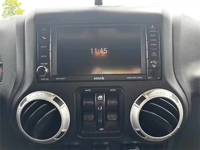 Photo of 2016 Mojave Sand Clearcoat Jeep Wrangler Unlimited