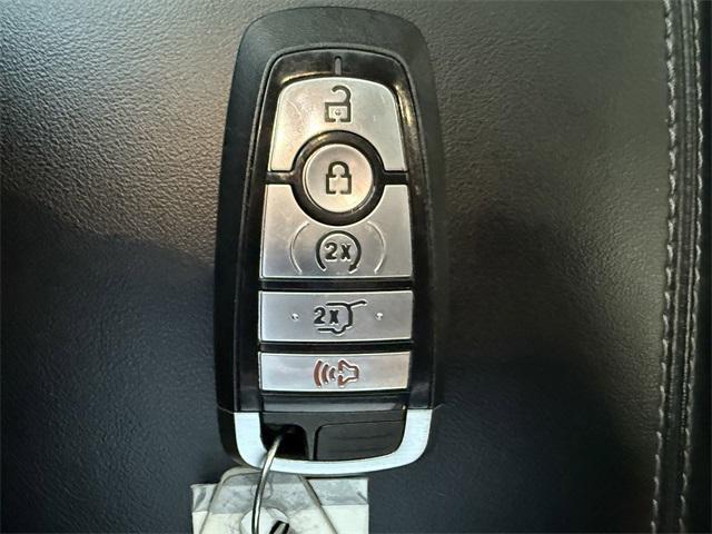 Photo of 2021 Iconic Silver Metallic Ford Explorer