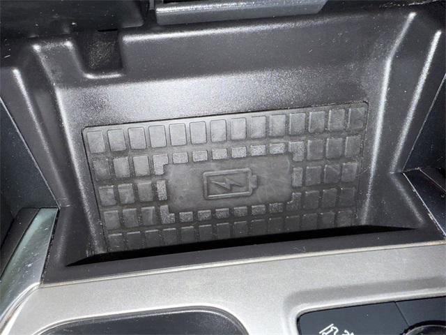 Photo of 2021 Iconic Silver Metallic Ford Explorer
