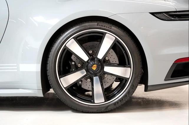 Photo of 2023 Sport Grey Metallic Porsche 911