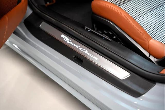 Photo of 2023 Sport Grey Metallic Porsche 911