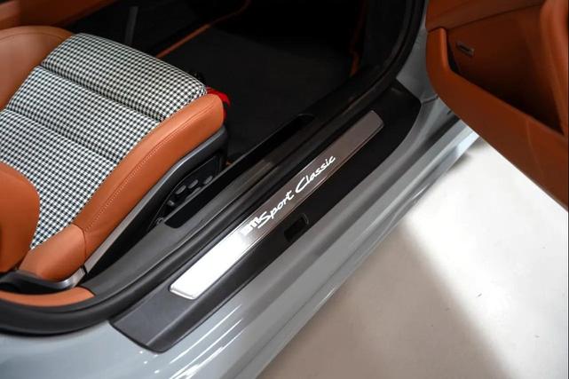 Photo of 2023 Sport Grey Metallic Porsche 911