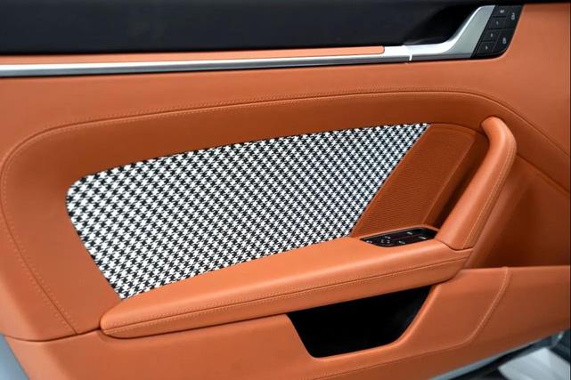 Photo of 2023 Sport Grey Metallic Porsche 911