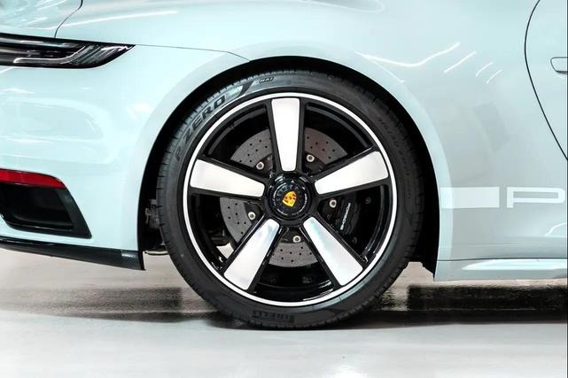 Photo of 2023 Sport Grey Metallic Porsche 911
