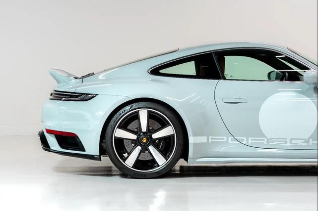Photo of 2023 Sport Grey Metallic Porsche 911