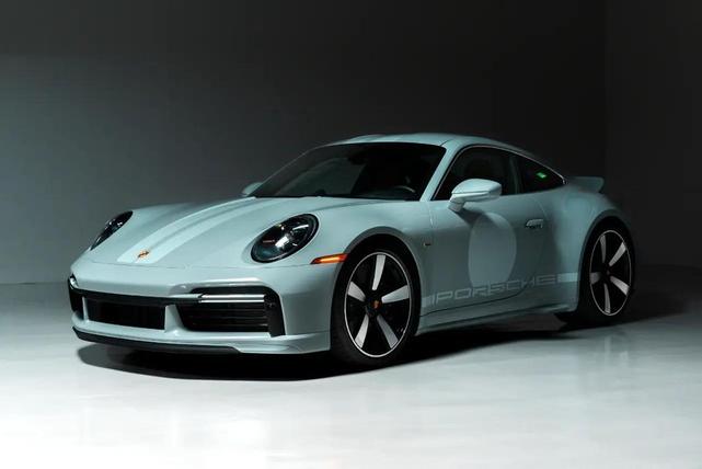 Photo of 2023 Sport Grey Metallic Porsche 911