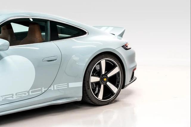 Photo of 2023 Sport Grey Metallic Porsche 911