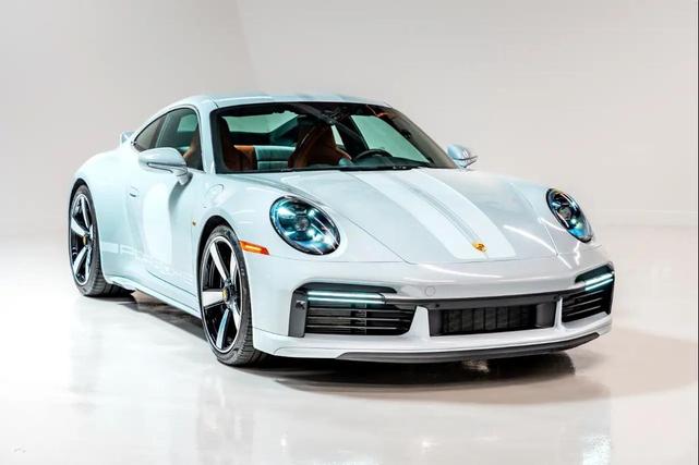 Photo of 2023 Sport Grey Metallic Porsche 911