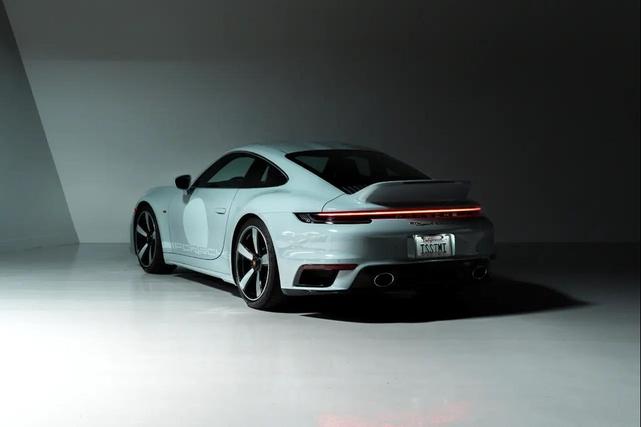 Photo of 2023 Sport Grey Metallic Porsche 911