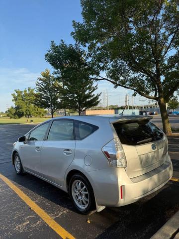 Photo of 2014 Blizzard Pearl Toyota Prius v
