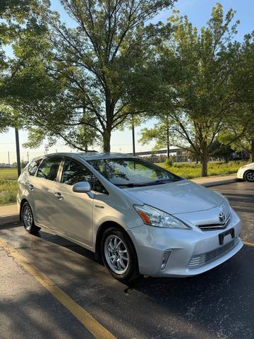 Photo of 2014 Blizzard Pearl Toyota Prius v