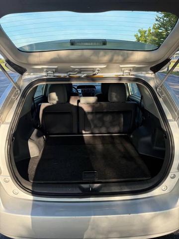 Photo of 2014 Blizzard Pearl Toyota Prius v