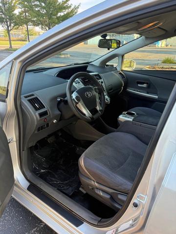 Photo of 2014 Blizzard Pearl Toyota Prius v