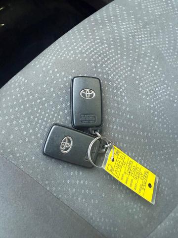 Photo of 2014 Blizzard Pearl Toyota Prius v