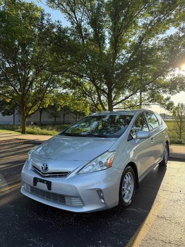 Photo of 2014 Blizzard Pearl Toyota Prius v