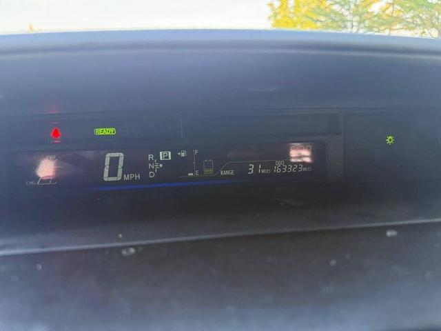 Photo of 2014 Blizzard Pearl Toyota Prius v
