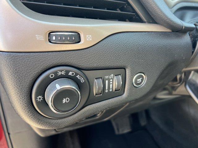 Photo of 2018 Velvet Red Pearlcoat Jeep Cherokee