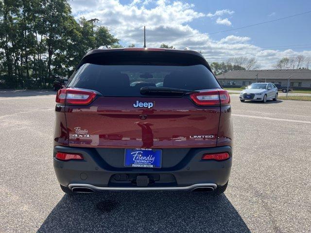 Photo of 2018 Velvet Red Pearlcoat Jeep Cherokee