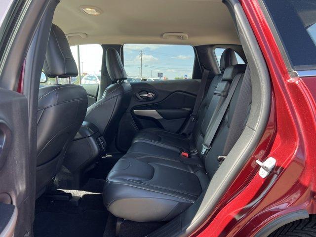 Photo of 2018 Velvet Red Pearlcoat Jeep Cherokee