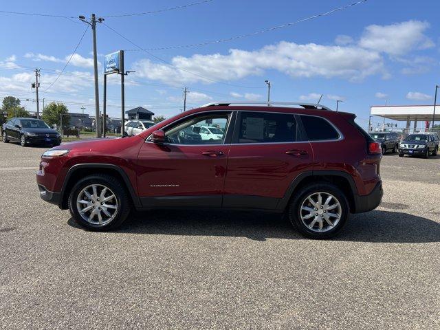 Photo of 2018 Velvet Red Pearlcoat Jeep Cherokee