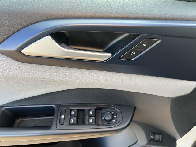 Photo of 2023 Pure White Volkswagen Taos