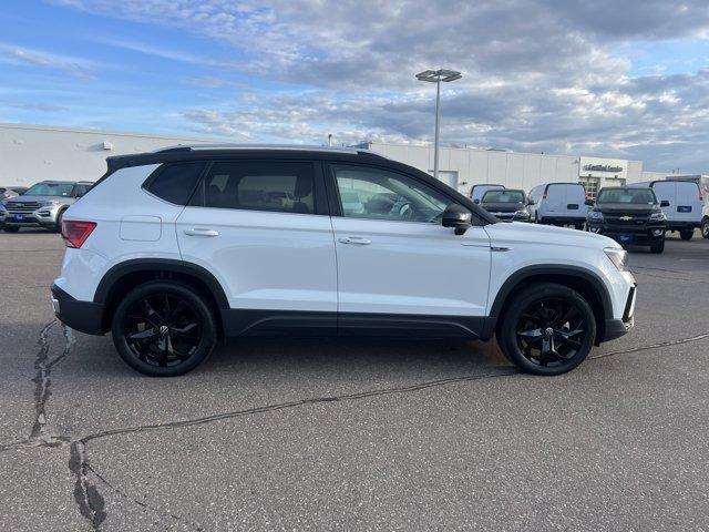Photo of 2023 Pure White Volkswagen Taos