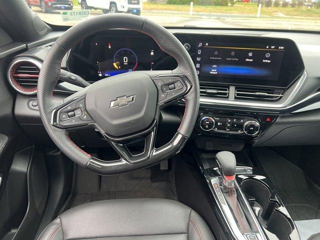 Photo of 2024 Summit White Chevrolet Trax