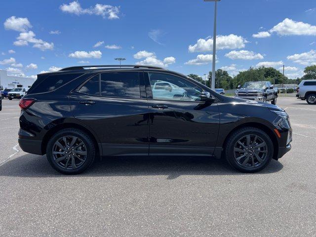 Photo of 2022 Mosaic Black Metallic Chevrolet Equinox