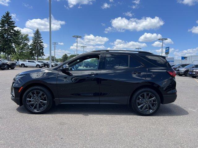 Photo of 2022 Mosaic Black Metallic Chevrolet Equinox