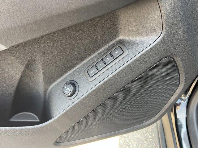 Photo of 2024 Mosaic Black Metallic Chevrolet Equinox