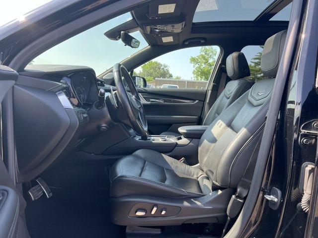 Photo of 2021 Stellar Black Metallic Cadillac XT6