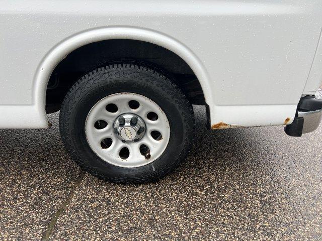 Photo of 2011 Summit White Chevrolet Express 1500